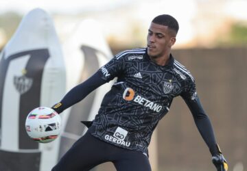 Atlético terá estreia de goleiro da base diante de xará goiano