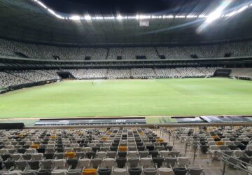 Galo conclui replantio do gramado na Arena MRV